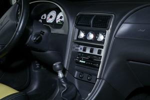 Alpine receiver in a Ford Mustang