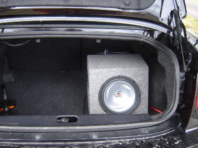 Kenwood sub with the amp mounted on the other side of the box/><p class=