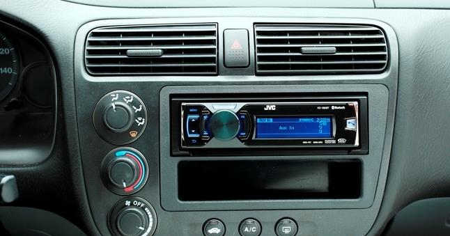aftermarket radio in a honda civic