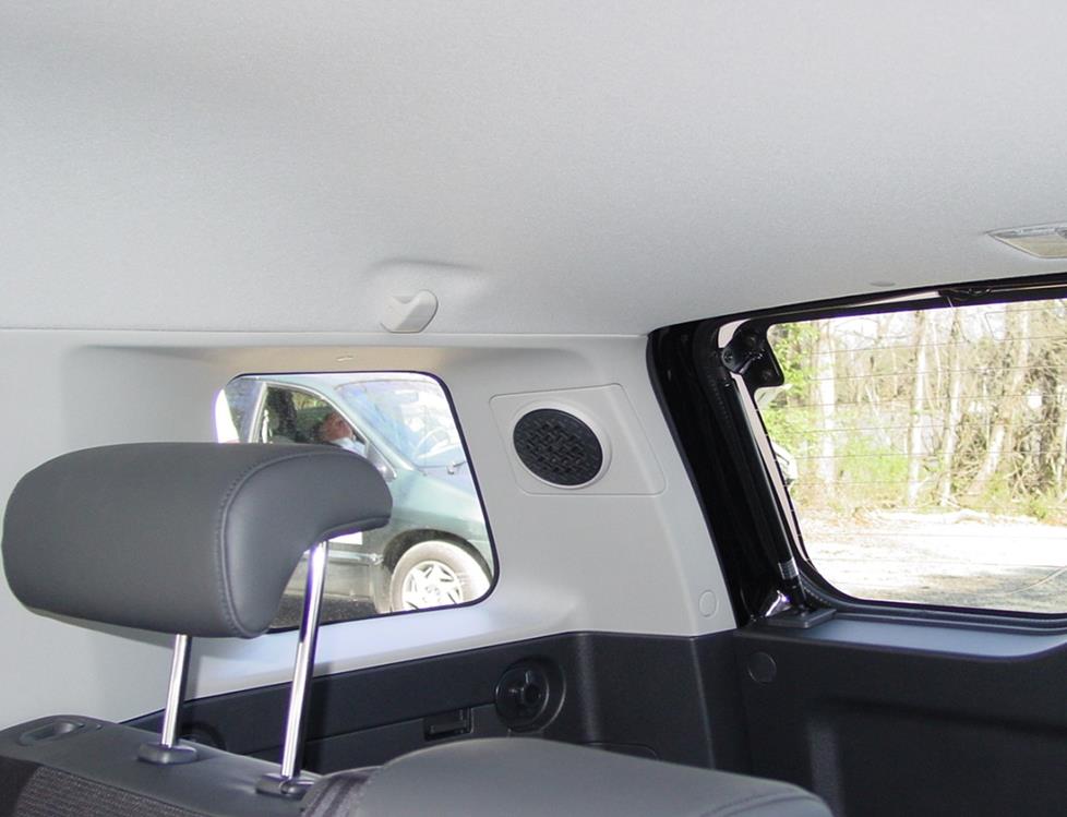 Toyota FJ cruiser rear pillar speakers
