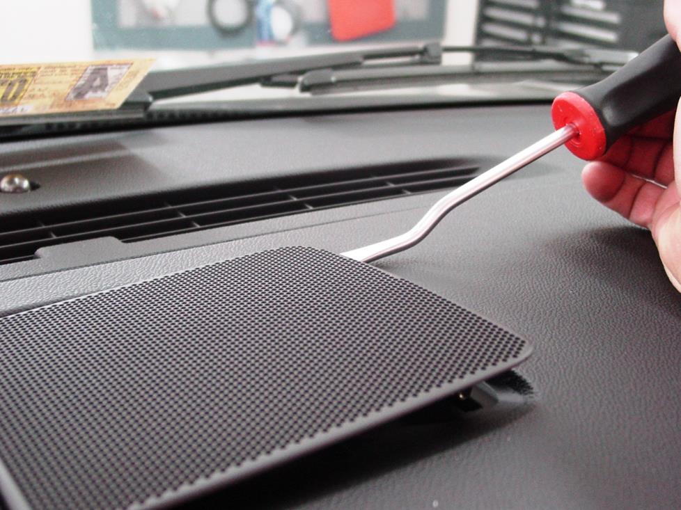 Chevy Avalanche dash speaker