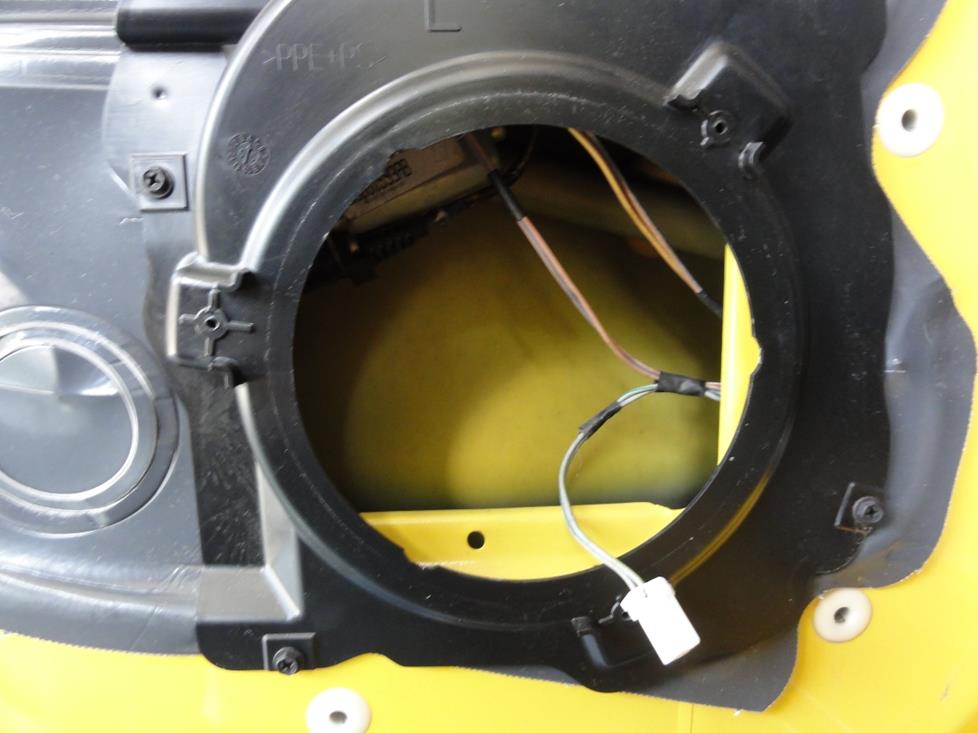 pt cruiser rear door speakers