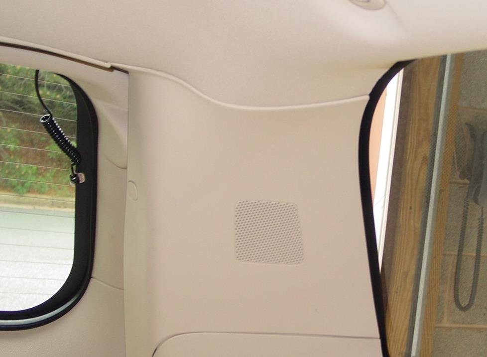 cadillac escalade rear pillar speaker