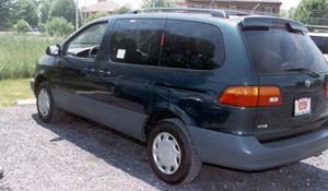 2000 Toyota Sienna Exterior