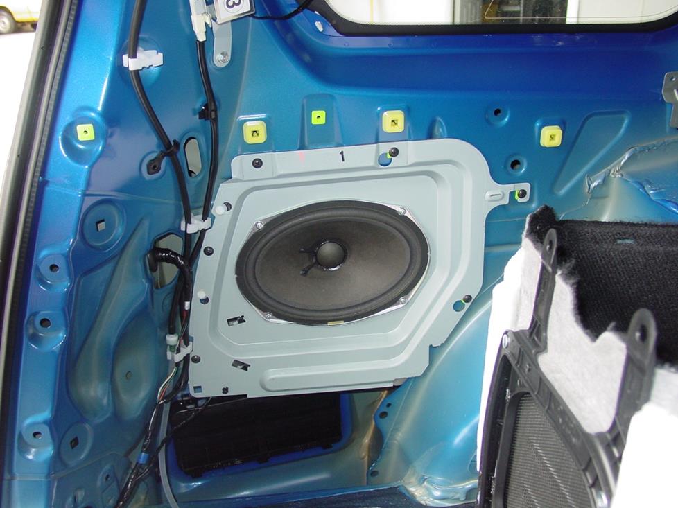 subaru forester factory subwoofer