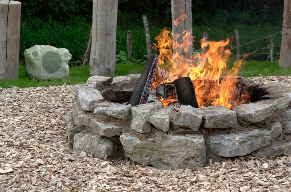 Outdoor rock speaker