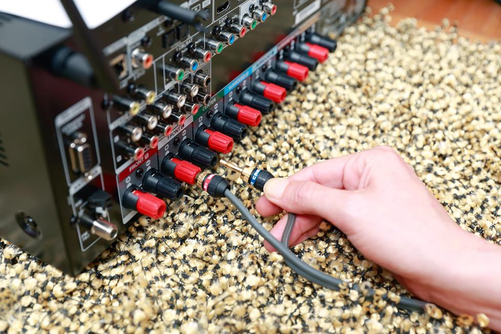 Use banana plugs for secure speaker connections.