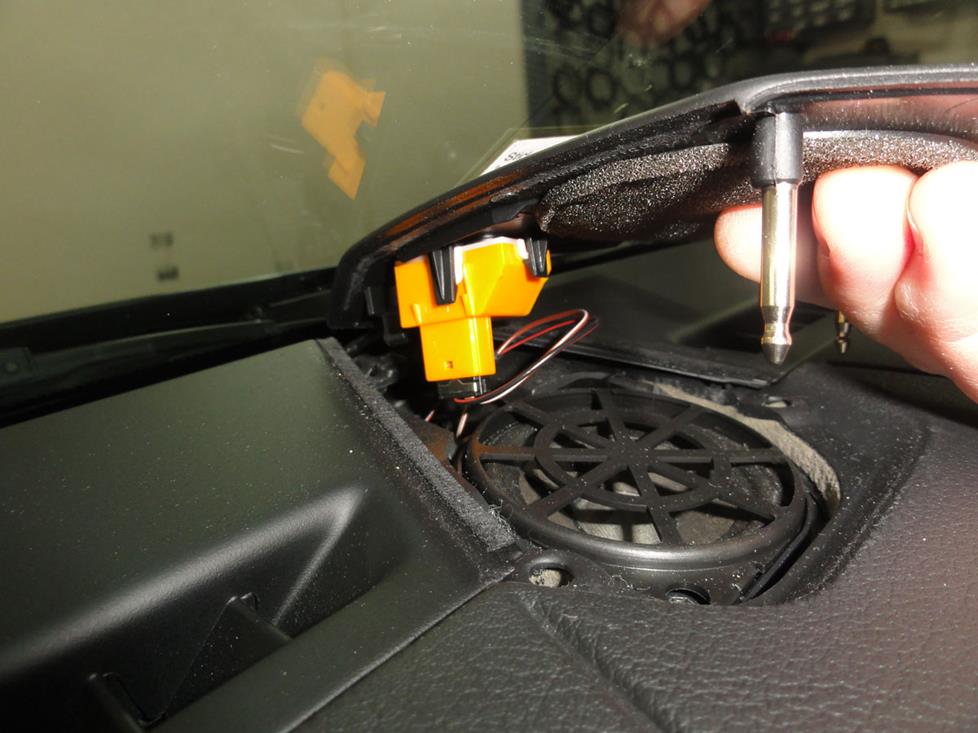 porsche cayman center dash speaker