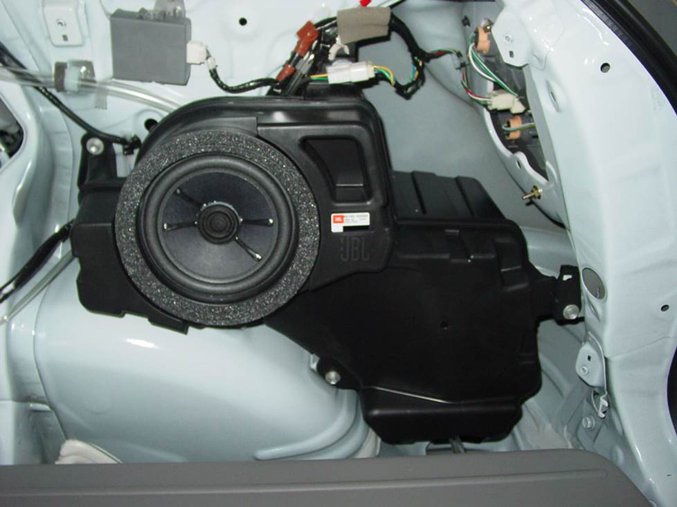 toyota matrix subwoofer