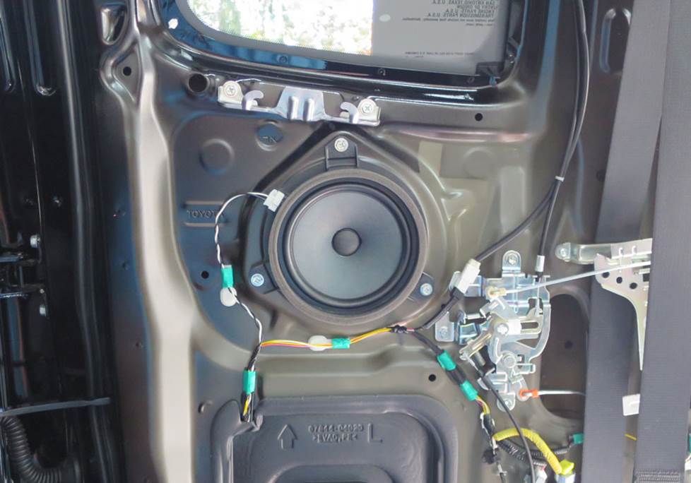 toyota tacoma access cab door speaker