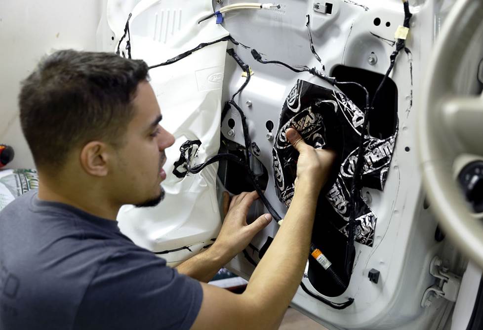 Installing Dynamat in the driver's door