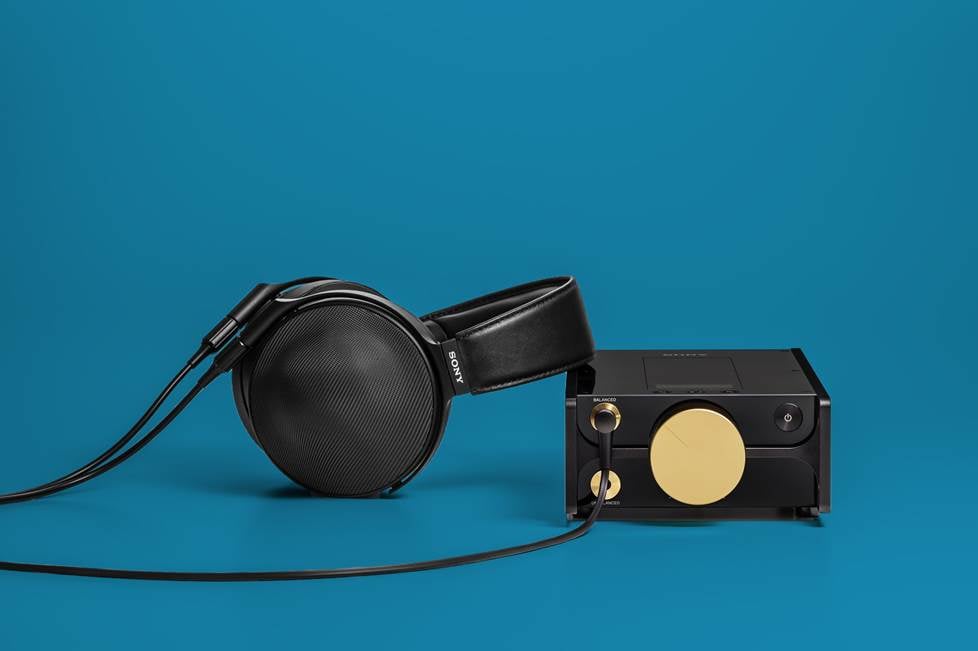 Sony new flagship headphones with the DMP-Z1.