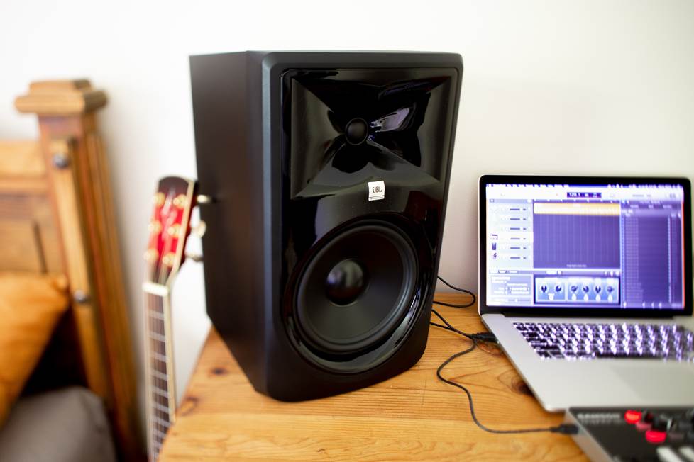 jbl studio monitors