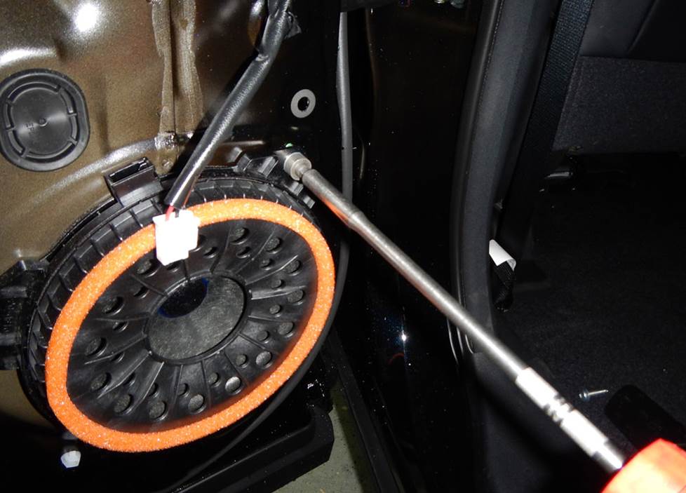 toyota highlander rear door speaker
