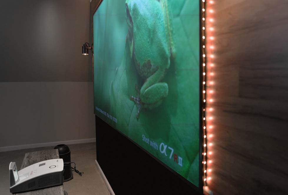 short throw projector