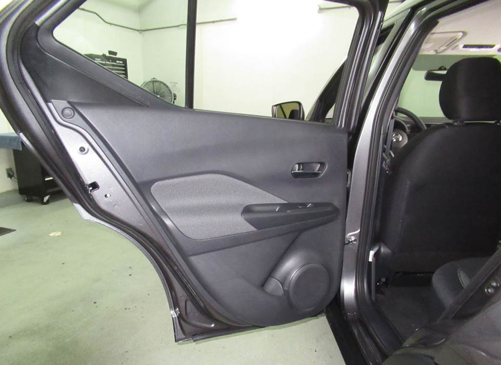 nissan kicks rear door speakers