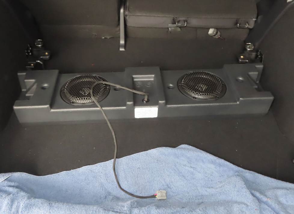 nissan kicks subwoofer removal
