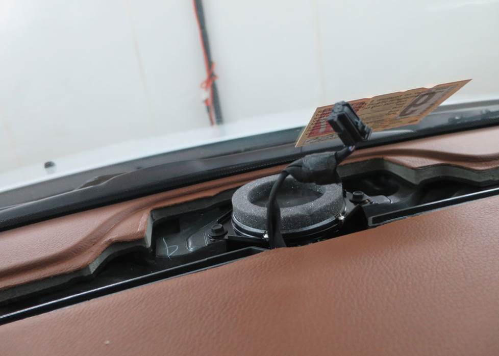 jeep grand cherokee center dash speaker