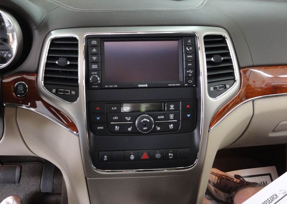 jeep grand cherokee nav radio