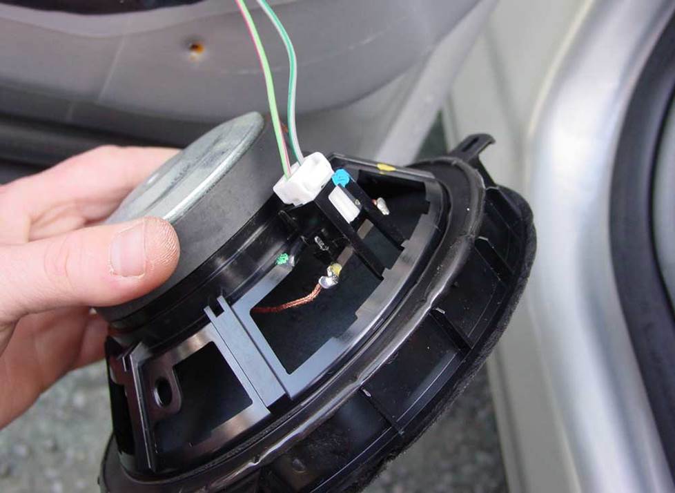dodge durango speaker removal