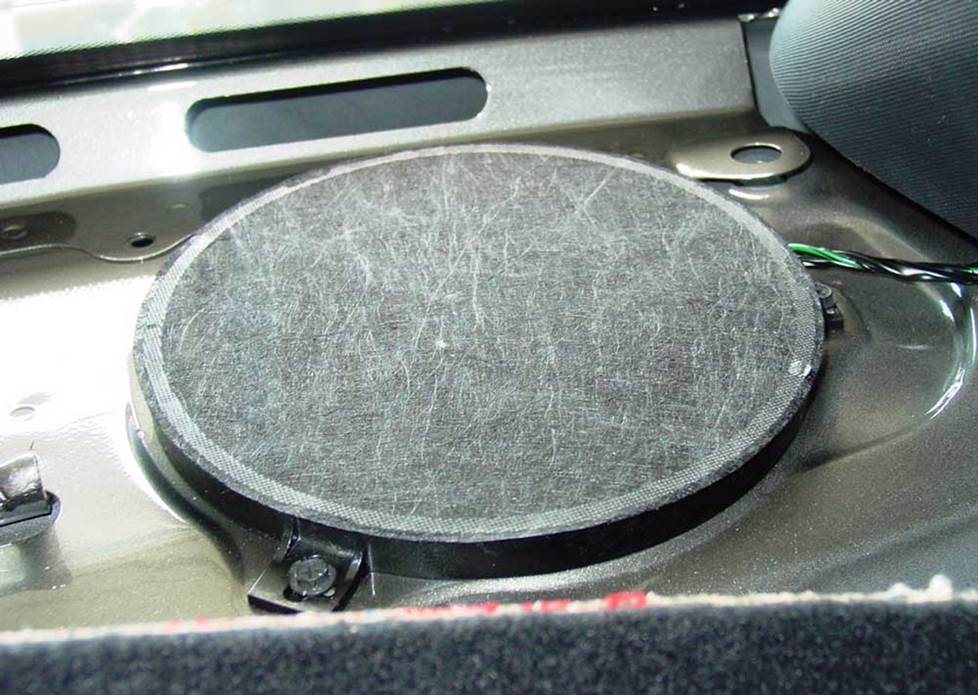 Dodge Challenger rear deck speakers