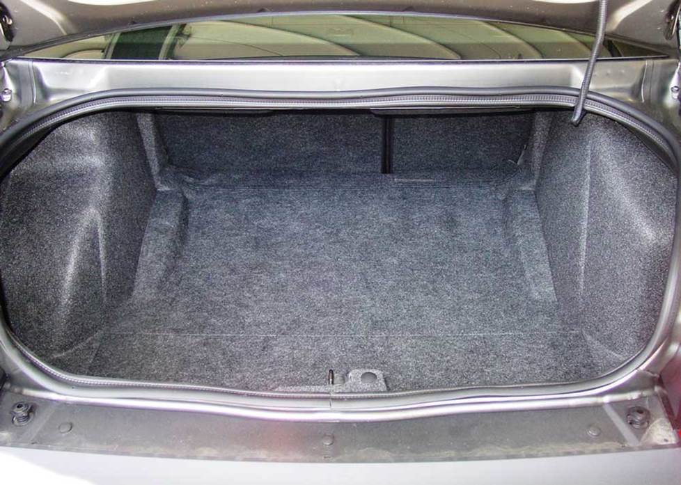 dodge challenger trunk