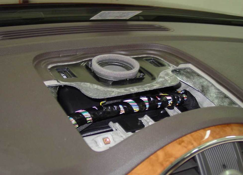 Buick Enclave center dash speaker