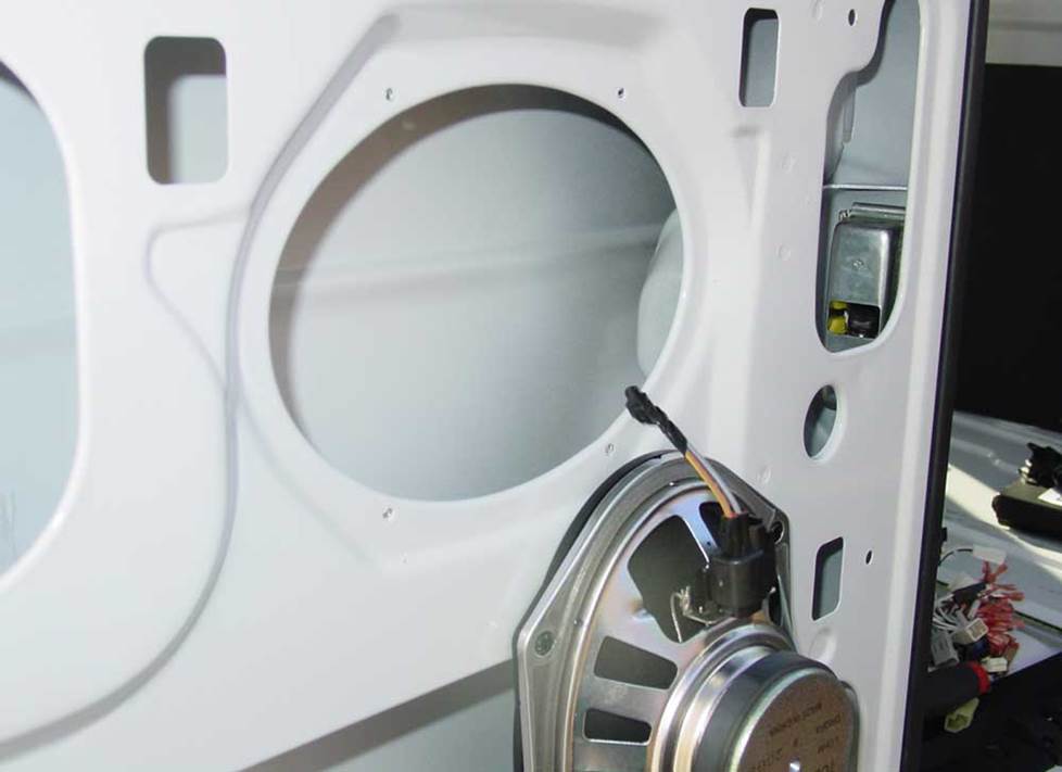 Ford E-Series rear door speaker