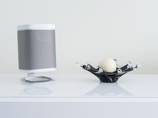 Flexson PLAY:1 stands