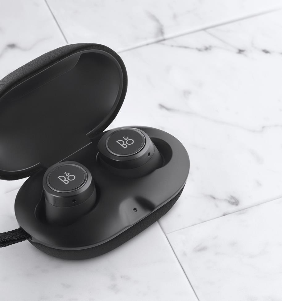 Beoplay E8 with case