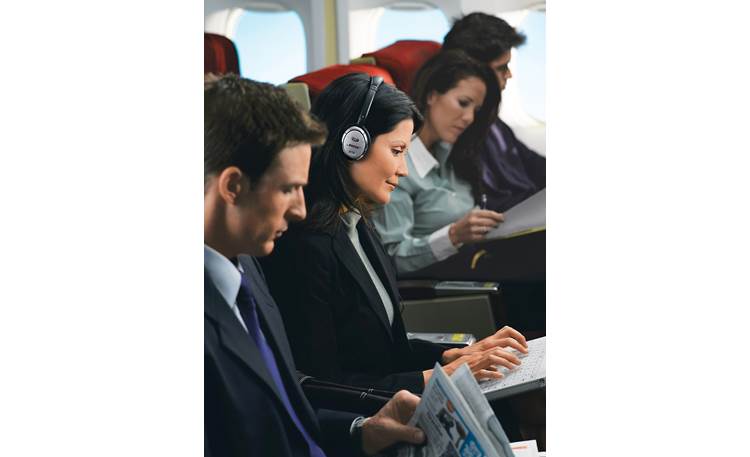Bose® QuietComfort® 3 Acoustic Noise Cancelling® headphones Neutralize airplane engine noise