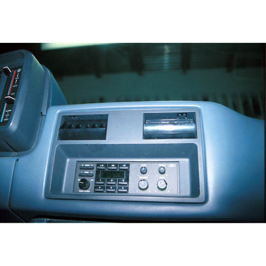 1987 Ford Aerostar Factory Radio