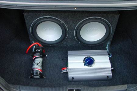 amp and subwoofer in the trunk