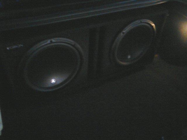 Stephen D's 2003 Jaguar X-Type - JL Audio 12w3v3 subwoofers