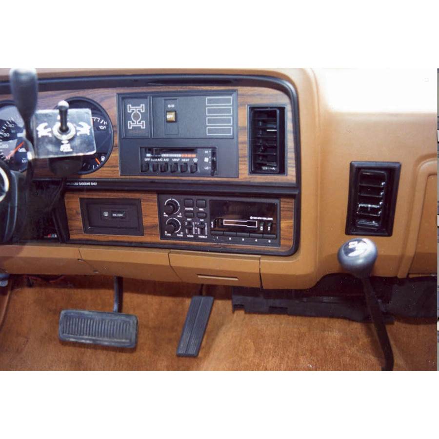 1987 Dodge Ramcharger Factory Radio