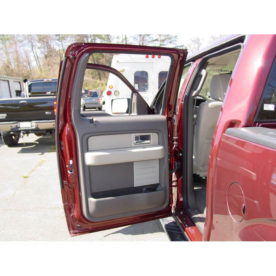 2013 Ford F-150 XLT Rear door speaker location