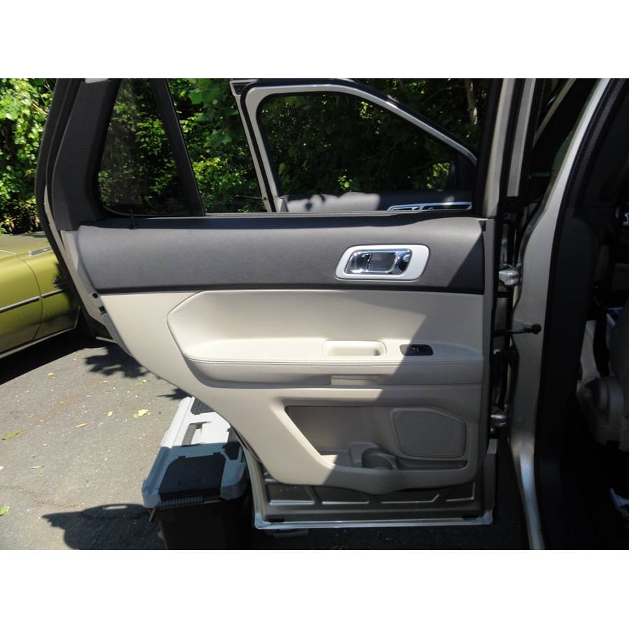 2015 Ford Explorer Rear door speaker location