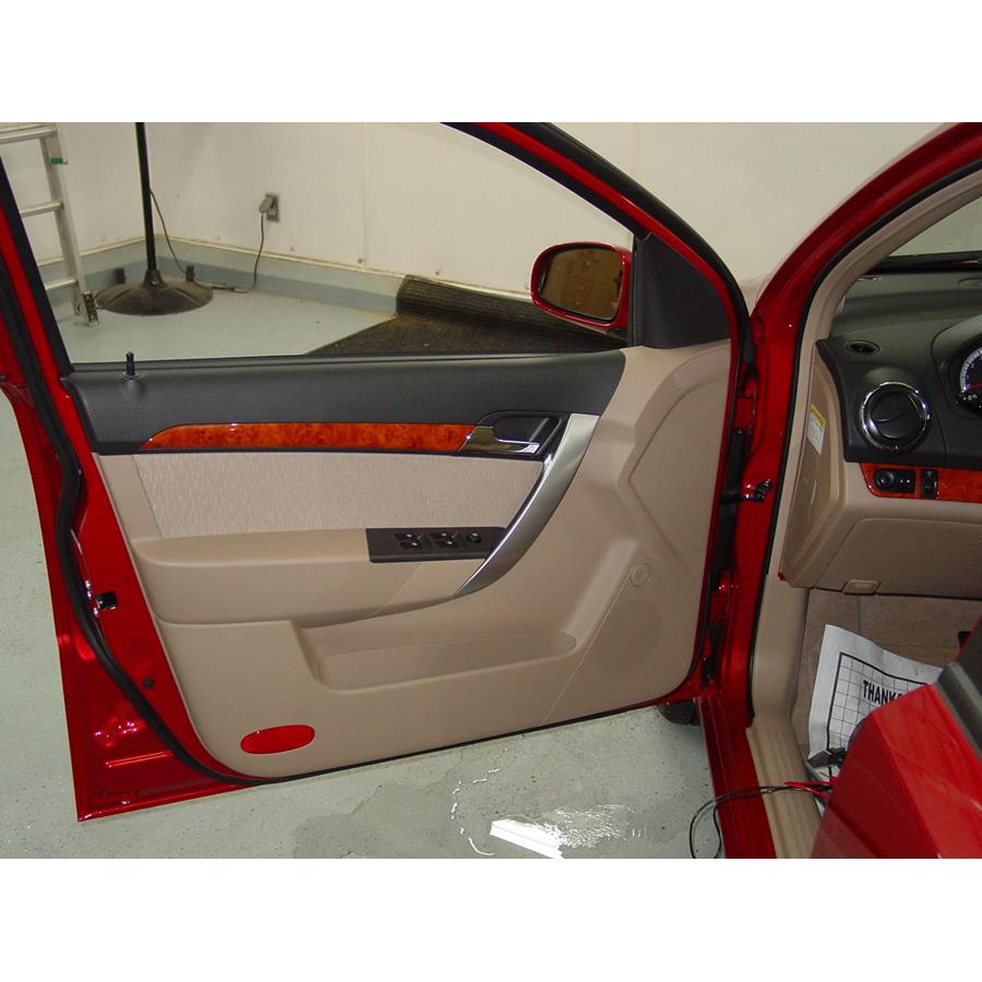 2011 Chevrolet Aveo5 Front door speaker location