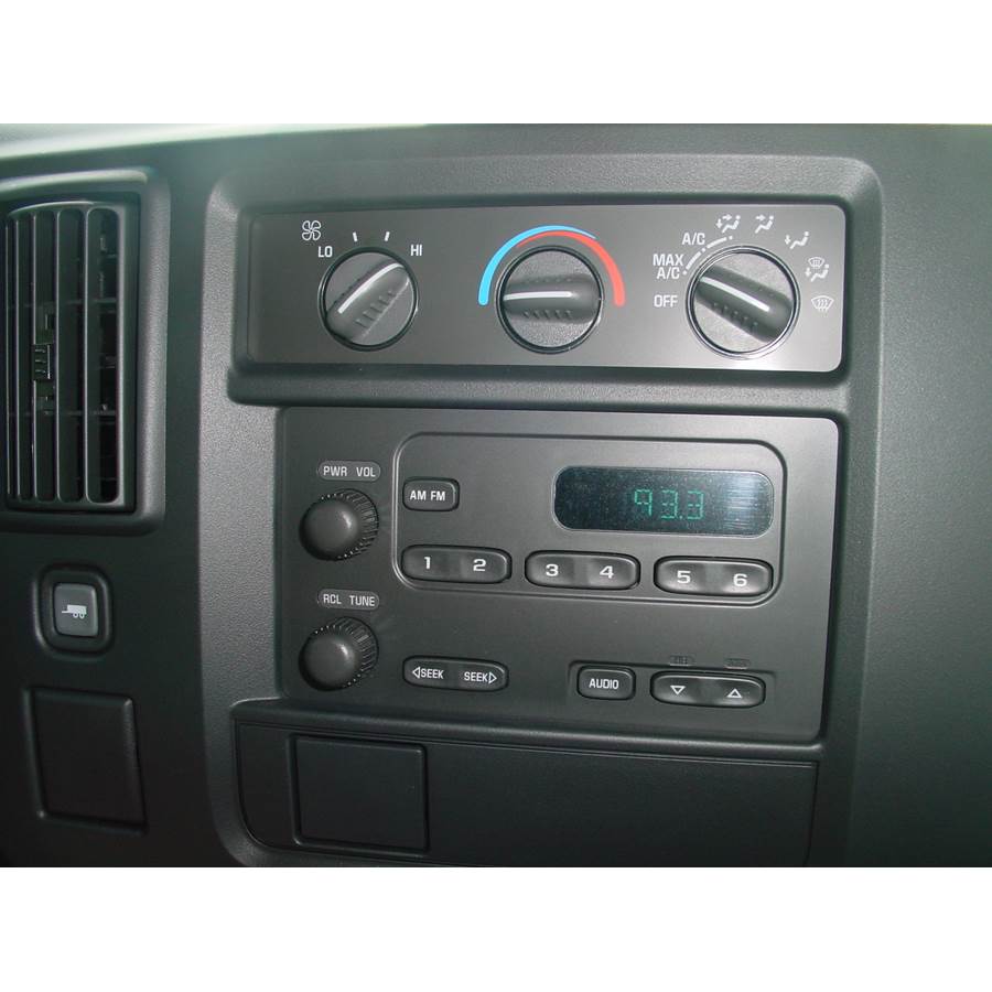 2003 Chevrolet Express Factory Radio