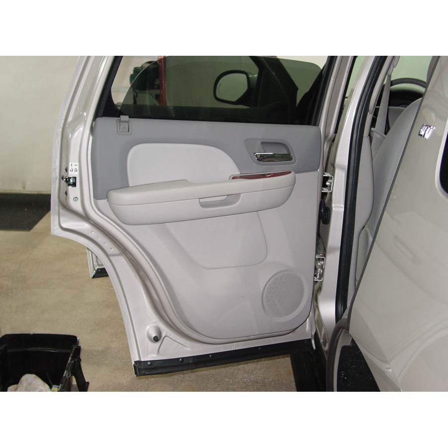 2009 Chevrolet Avalanche Rear door speaker location