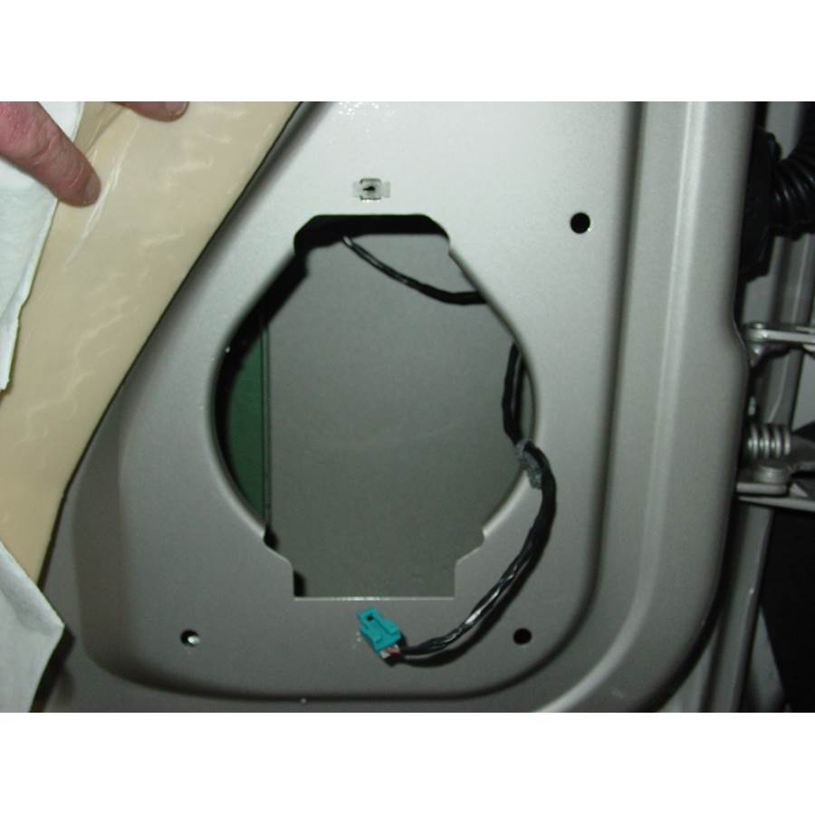 2009 Chevrolet Avalanche Front speaker removed