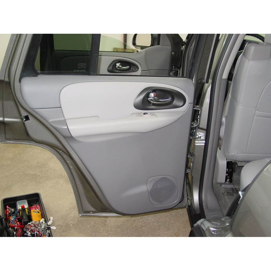2009 Chevrolet TrailBlazer Rear door speaker location