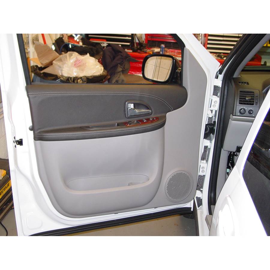 2007 Chevrolet Uplander Front door speaker location