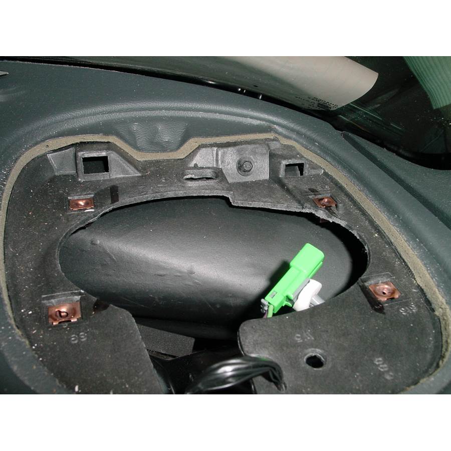 1999 Oldsmobile Bravada Dash speaker removed