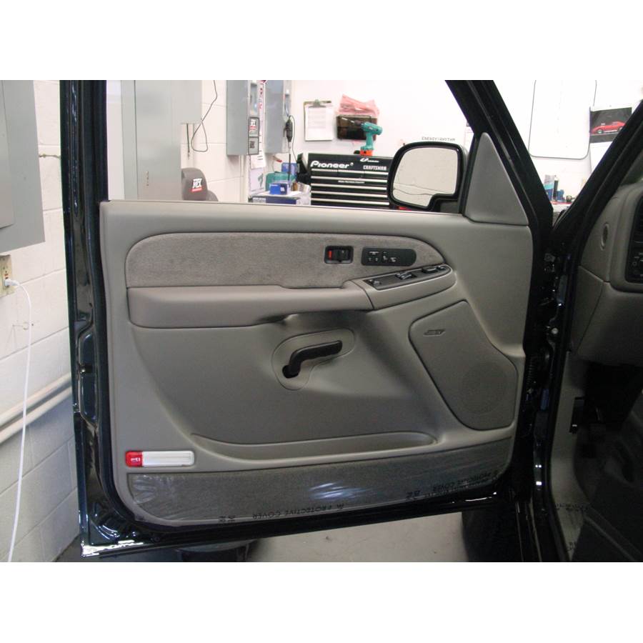 2003 Chevrolet Silverado 2500/3500 Front door speaker location