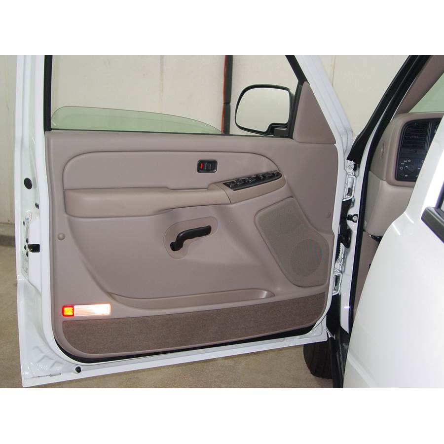 2005 Chevrolet Silverado 2500/3500 Front door speaker location