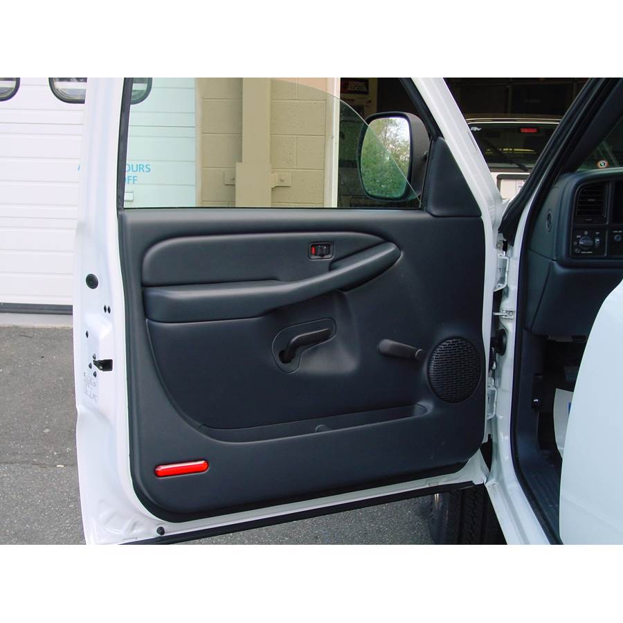 2001 Chevrolet Silverado 2500/3500 Front door speaker location