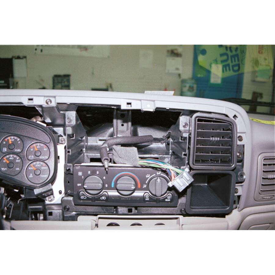 2001 GMC Yukon XL Denali Factory radio removed