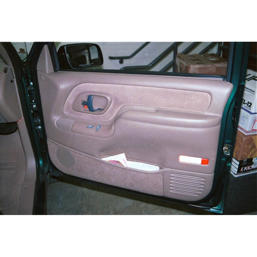 2000 GMC Sierra Classic Front door speaker location