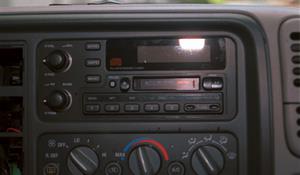 1998 GMC Suburban Factory Radio